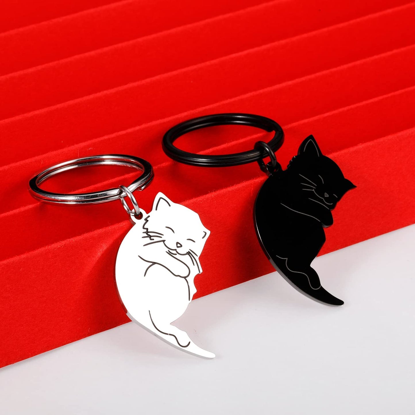 Yin Yang Cat Couple Keychain Set – Matching Black & Silver Cats Interlocking Keyrings Gift